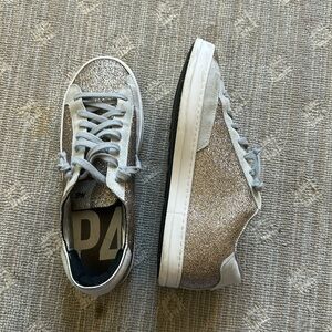 P448 Glitter Sneaker